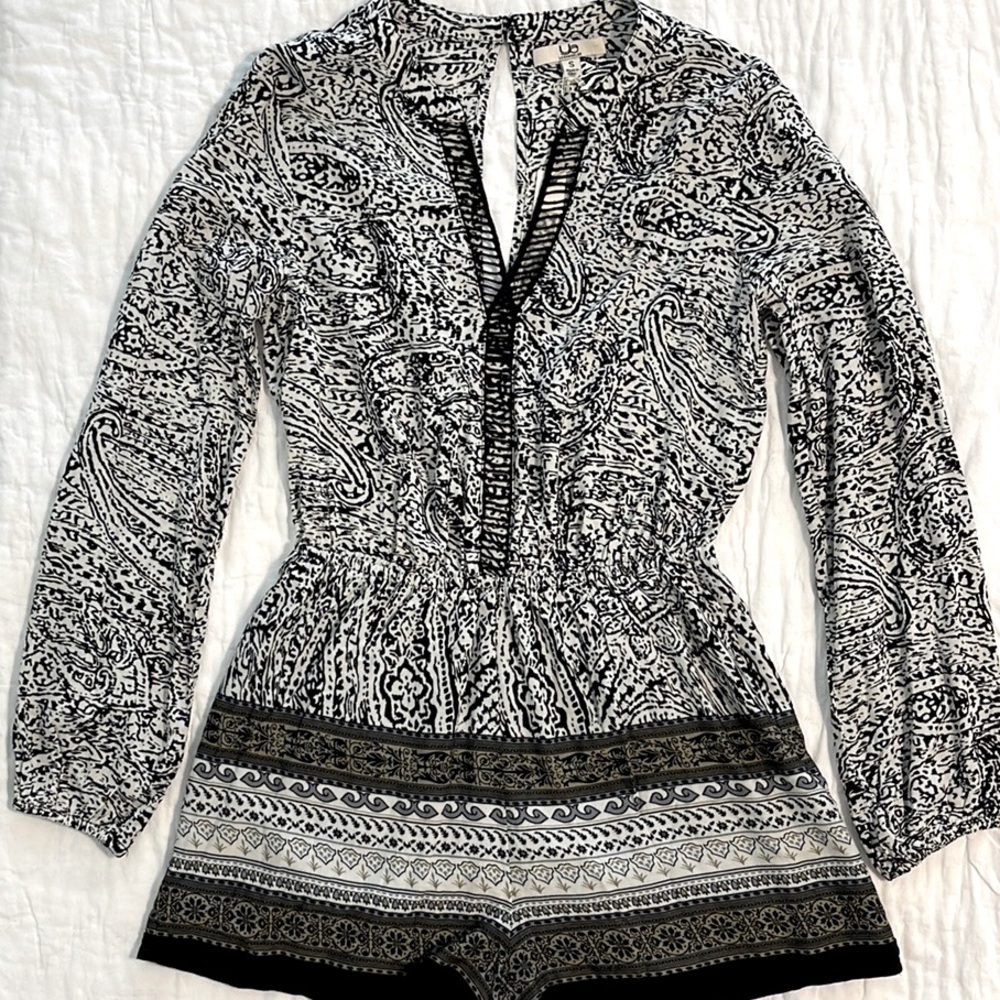 NWT Long Sleeve Romper Size Small
